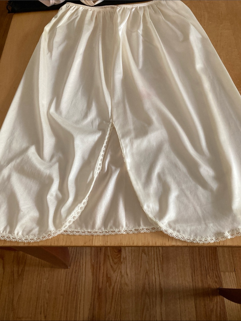 Vintage Set of 4 Lace-Hem Half Slips in Black, Ivory, Blush and White - Picture 4 of 4